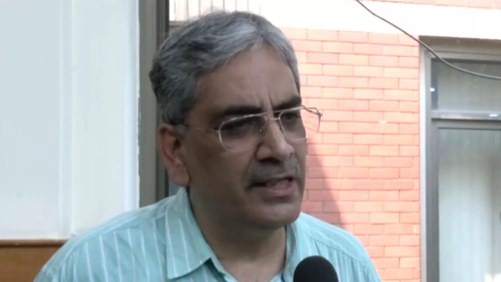 Despite claims of ‘Delhi school model’, college teachers face salary delays