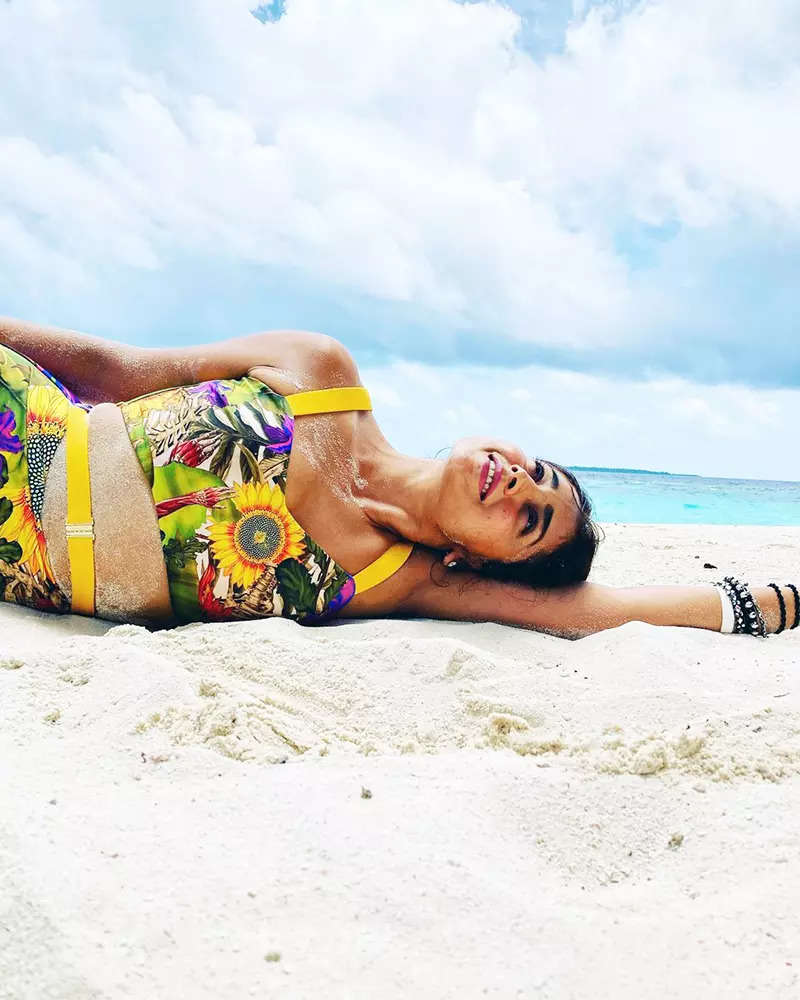Mesmerising pictures from Shriya Saran's beach birthday you just can't give a miss
