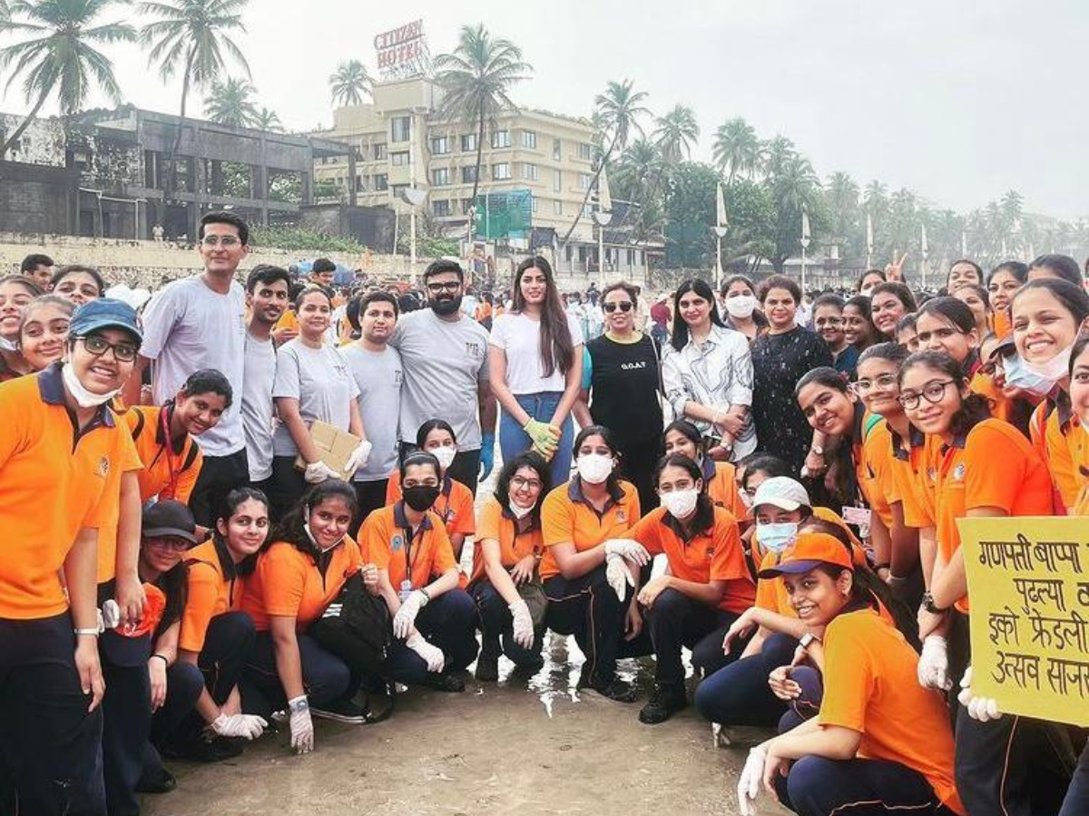 Naveli Deshmukh joins ASBB volunteers in the beach clean-up