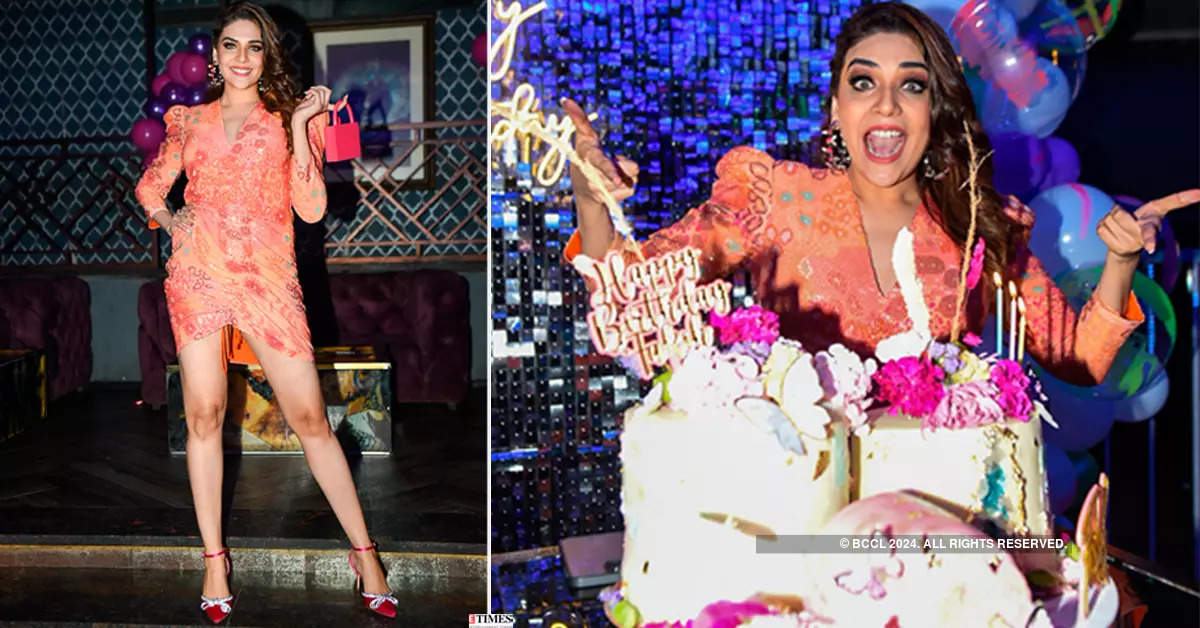 Inside pictures from Anjum Fakih’s starry birthday party go viral