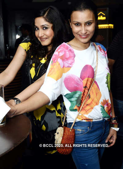 DJ Nikhil Chinappa & DJ Pearl Live