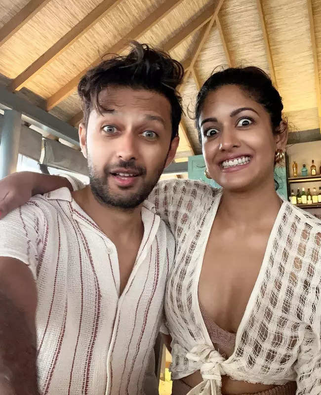 These pictures of Ishita Dutta and Vatsal Sheth from their Maldives vacation speaks volumes of love