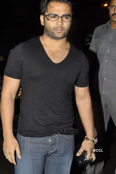 Stars at Arpita Khan's b'day bash 