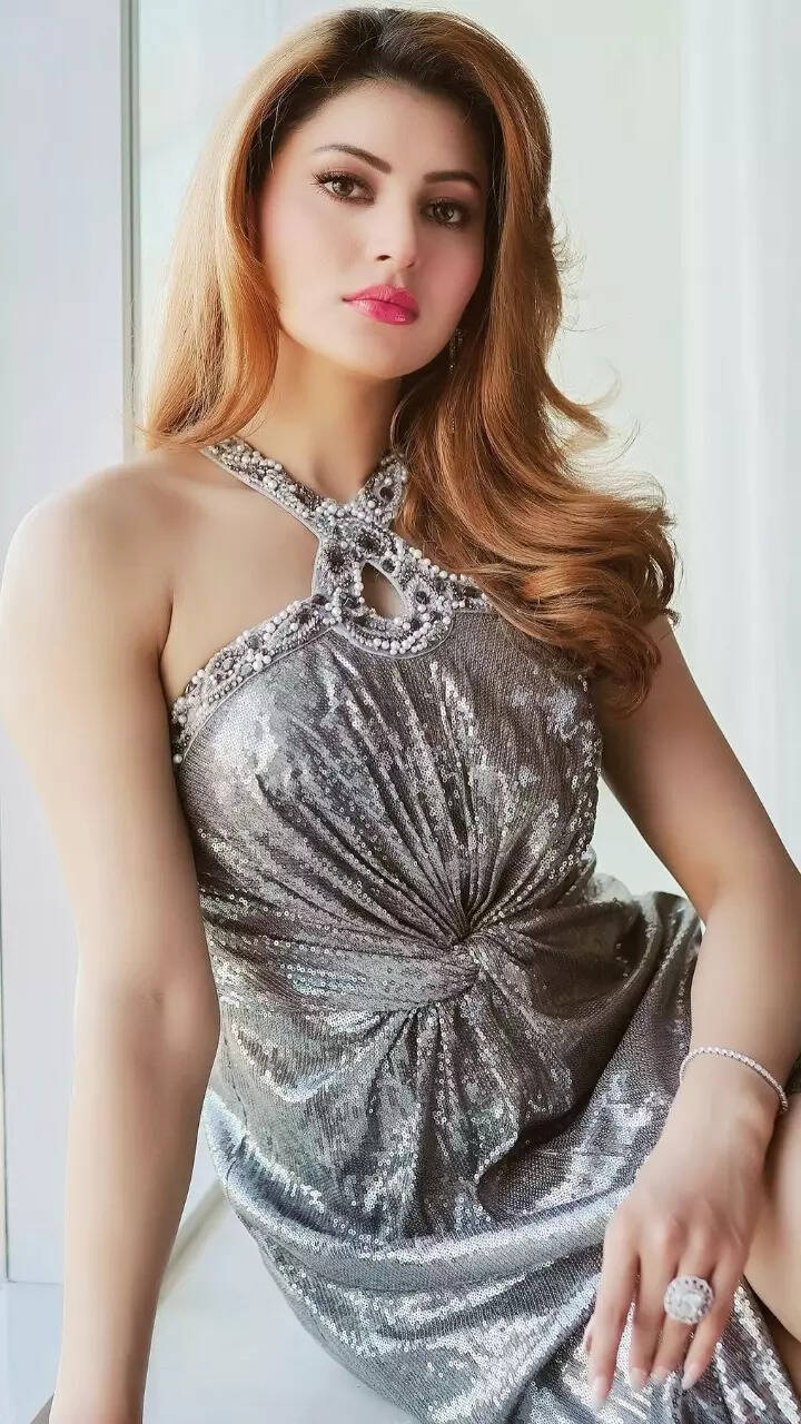 ​10 times Urvashi Rautela sparkled in shimmery dresses