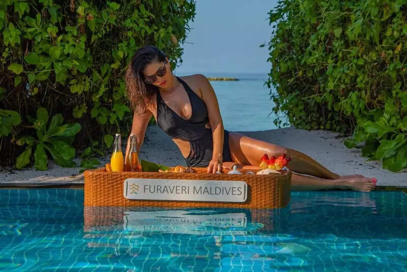 Sunny Leone slays the beachwear fashion in her Maldives vacation, pictures will leave you mesmerised
