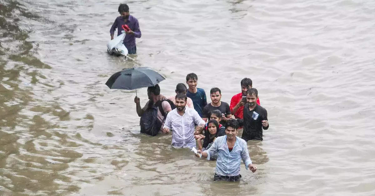 Heavy rain causes waterlogging, traffic jams in Gurugram; see pics