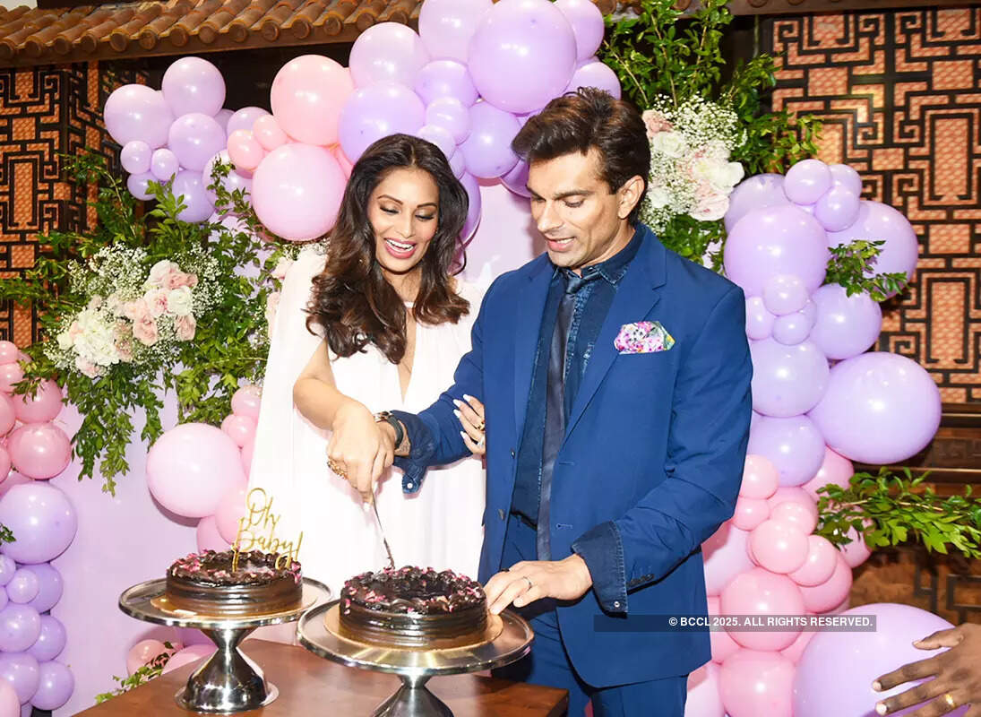 Unmissable pictures of Bipasha Basu with Karan Singh Grover from her dreamy pink-themed baby shower