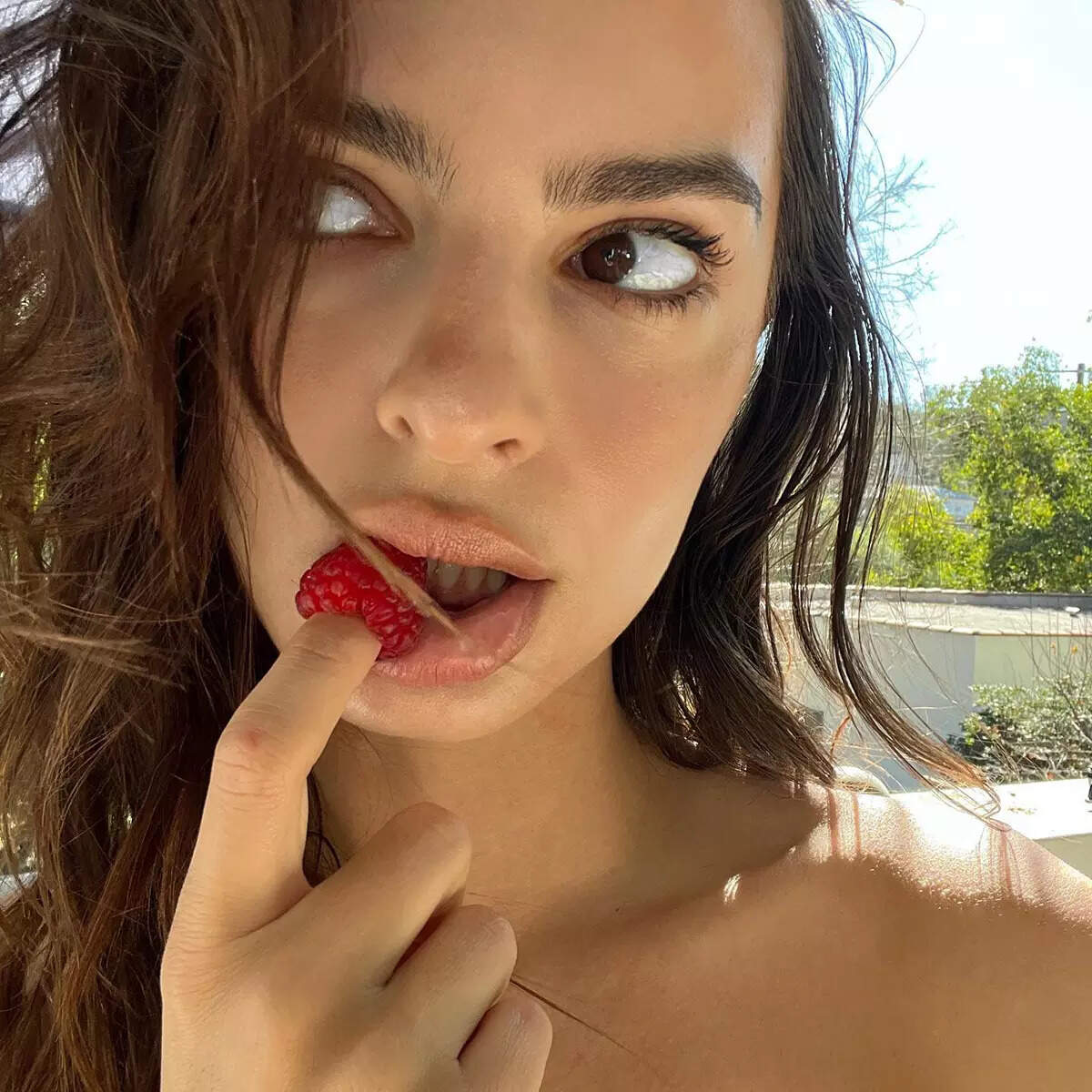 Know more about model-actress Emily Ratajkowski- The Etimes ...