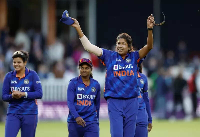 Pictures from Jhulan Goswami's last match take over the internet as India beat England in 3rd women's ODI