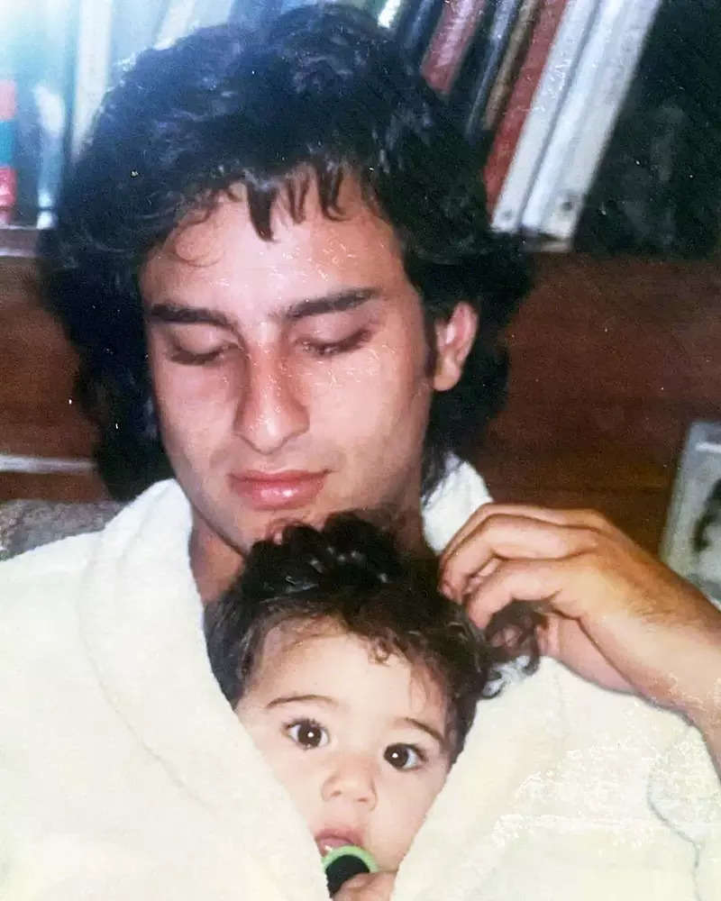 These adorable childhood pictures of Sara Ali Khan with her abba Saif Ali Khan are too cute for words