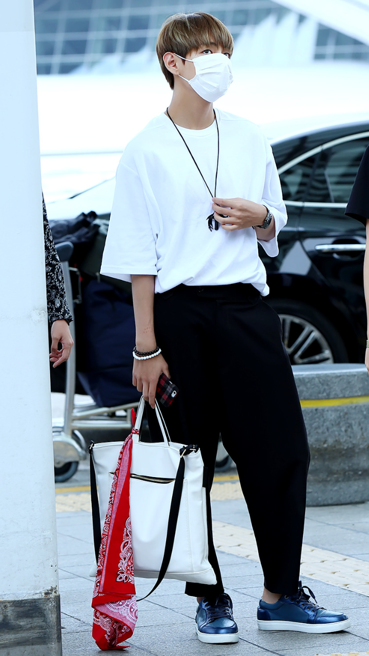 BTS' V-inspired Classy Bags for Men