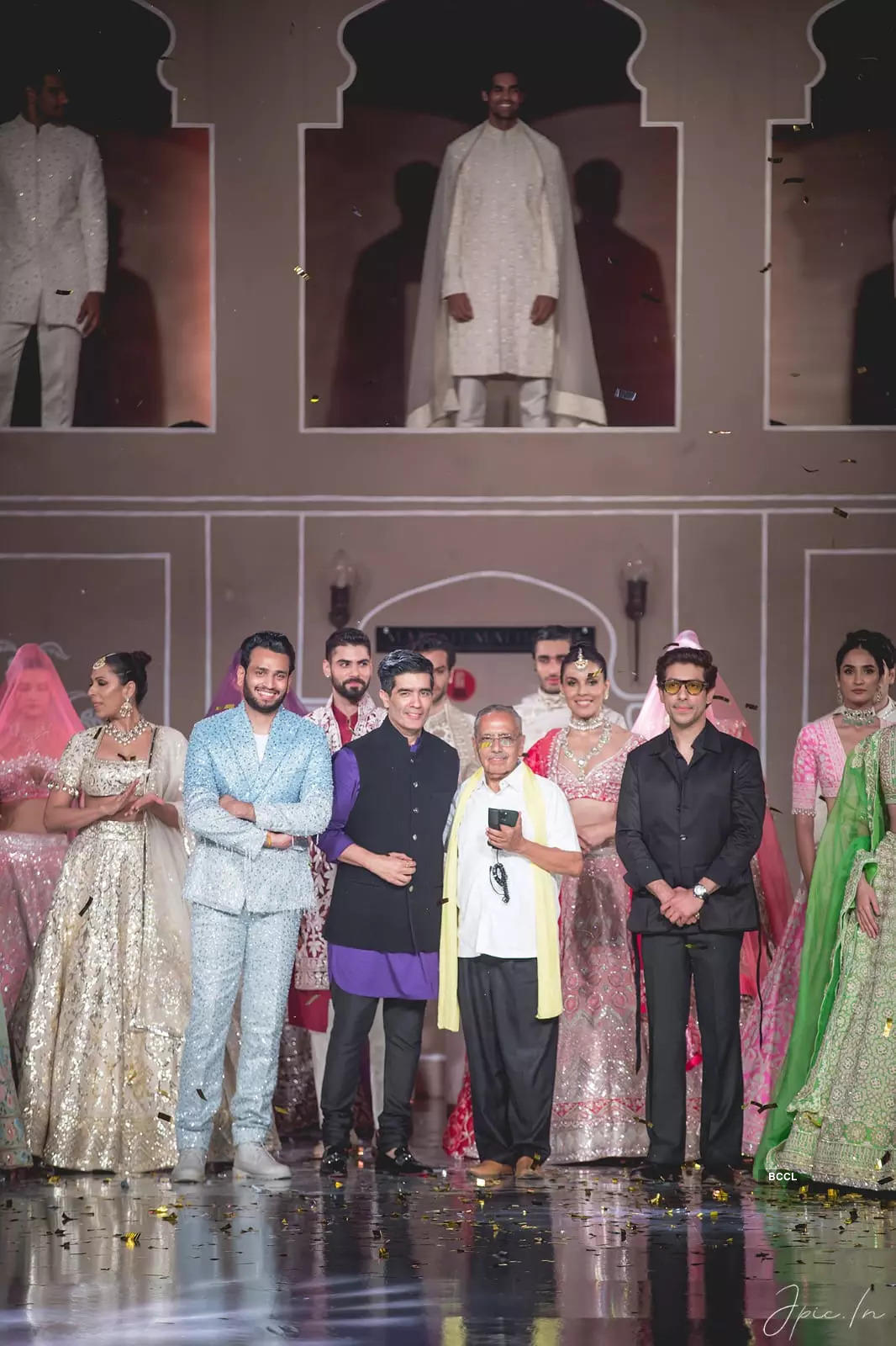 In pictures: The Fashion Connect and Manish Malhotra dazzle in Pink City