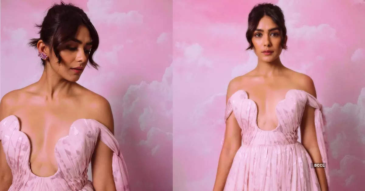 These pictures of Mrunal Thakur in strapless gown will leave you mesmerised!