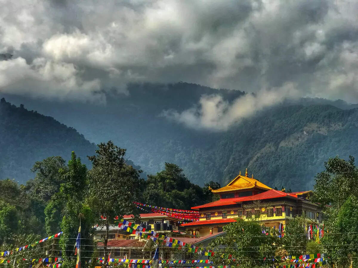 पेलिंग हे सिक्कीममधील सर्वोत्तम पर्यटन शहर कशामुळे आहे? पेलिंग हे सिक्कीममधील सर्वोत्तम पर्यटन शहर कशामुळे आहे?
