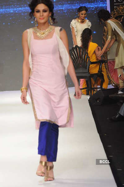  IIJW 2011: Manubhai Gems