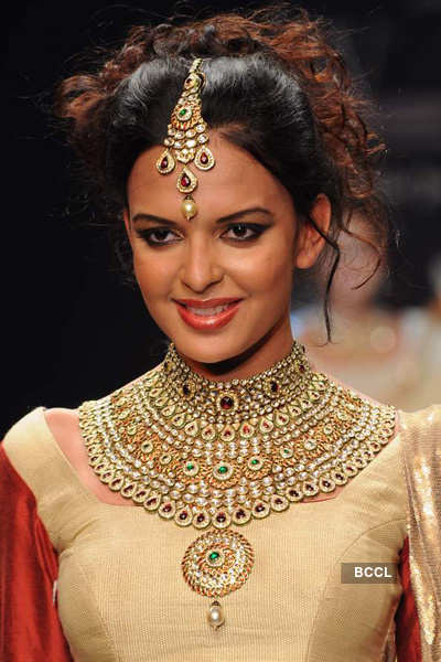  IIJW 2011: Manubhai Gems