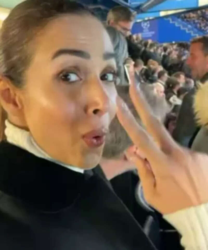 Malaika Arora enjoys 'best company' with her dinner date Arjun Kapoor, takes over London streets with BFF Kareena Kapoor in style