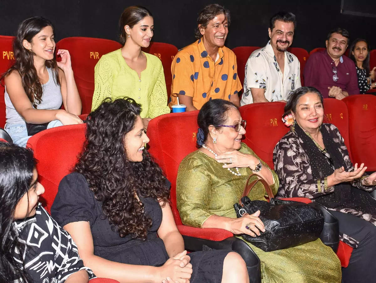 Celebrities enjoy the screening of Amar Akbar Anthony