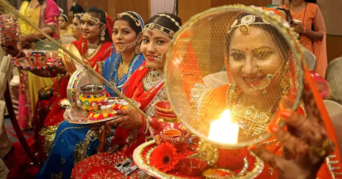 Women celebrate Karwa Chauth with much gusto and fervour; see pictures