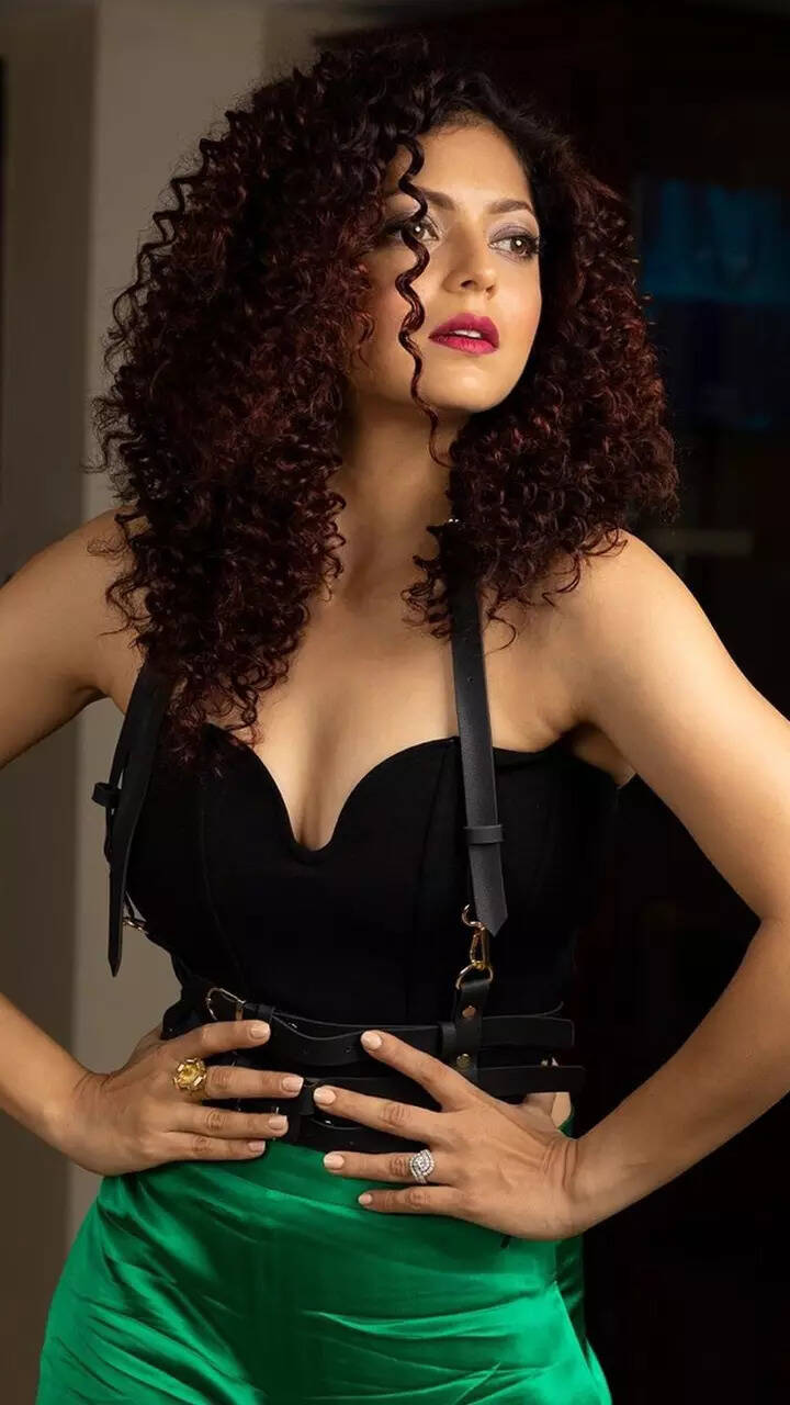 Drashti dhami hot