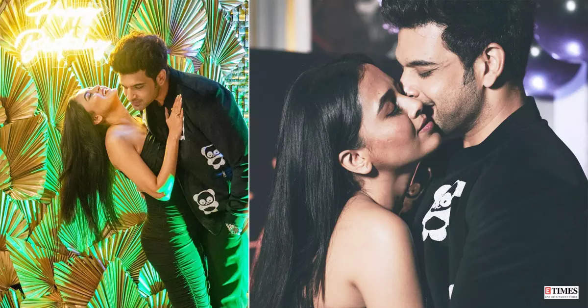 Love-filled pictures from Karan Kundrra's birthday party with girlfriend Tejasswi Prakash & their families
