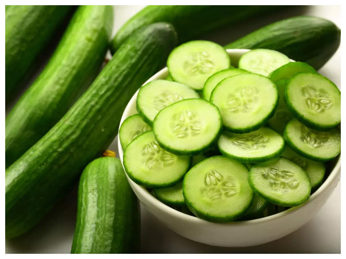 पके हुए भोजन के साथ नहीं खाना चाहिए खीरा, जानिए वजह Cucumber should not be eaten with cooked food, know the reason