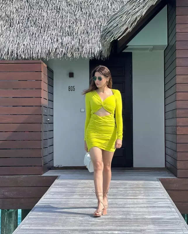 <BR> sets the temperature soaring with these pictures!