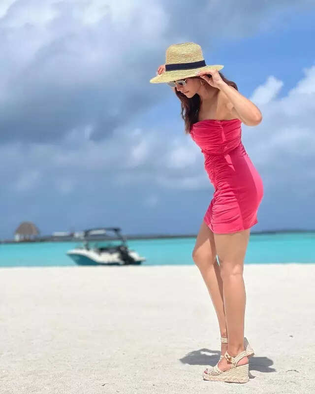 <BR> sets the temperature soaring with these pictures!