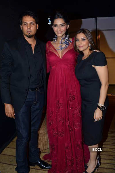 Celebs at IIJW '11 - Part 2