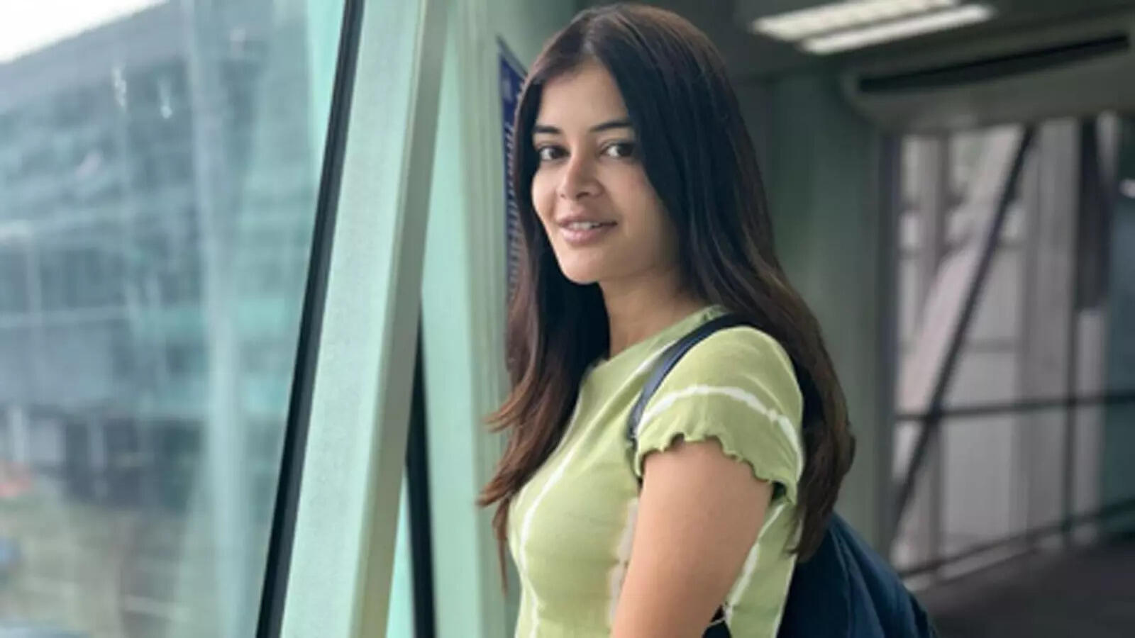 madhumita: Madhumita drops new airport look, leaves fans in awe with ...