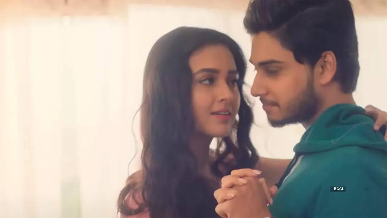Mann Kasturi Re Movie Review Trailer Show timings at Times of India