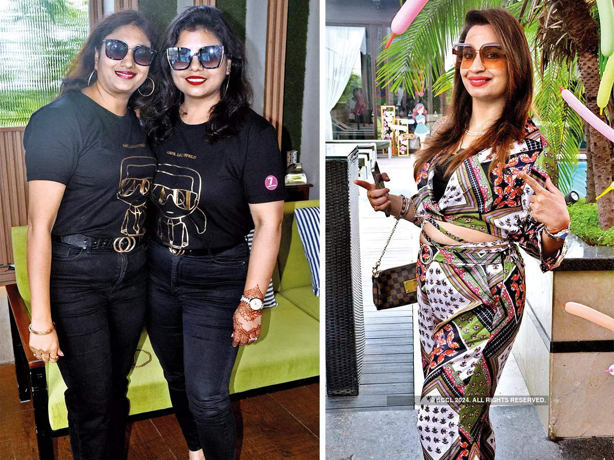 (L) Neetu and Ritu (R) Rukku Bhatia