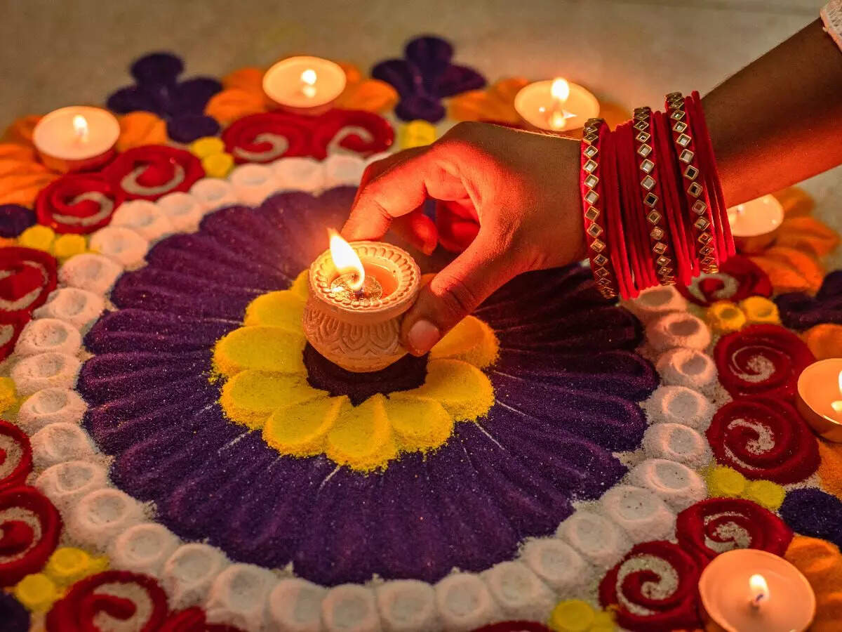 Happy Diwali 2022: Wishes, Messages,