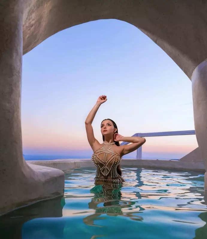 Mesmerising pictures of Instagram sensation  as an Egyptian Queen