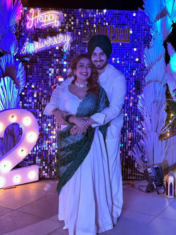 Inside pictures from Neha Kakkar and Rohanpreet Singh’s second wedding anniversary