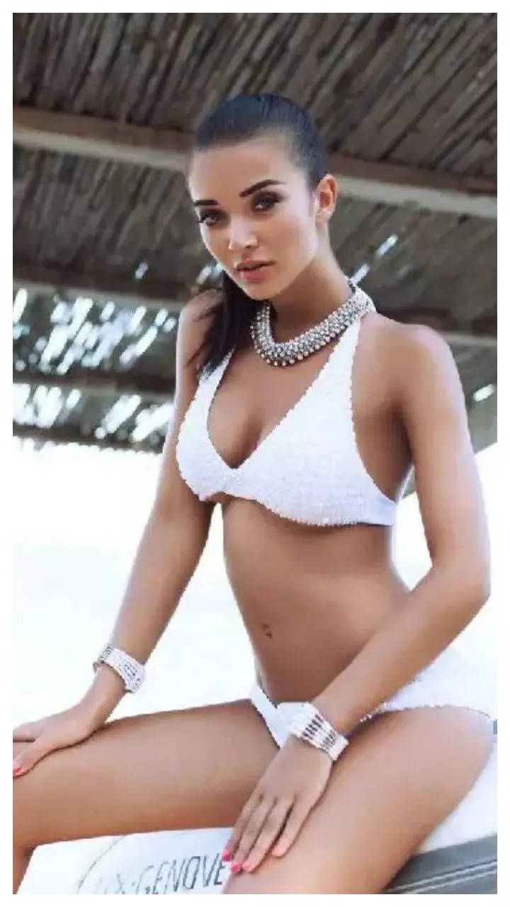 10 Times Amy Jackson Showed Her Hottest Side | Times of India