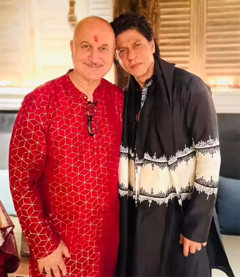 Inside pictures from Amitabh Bachchan’s starry Diwali party with SRK, Anupam Kher & Karan Johar