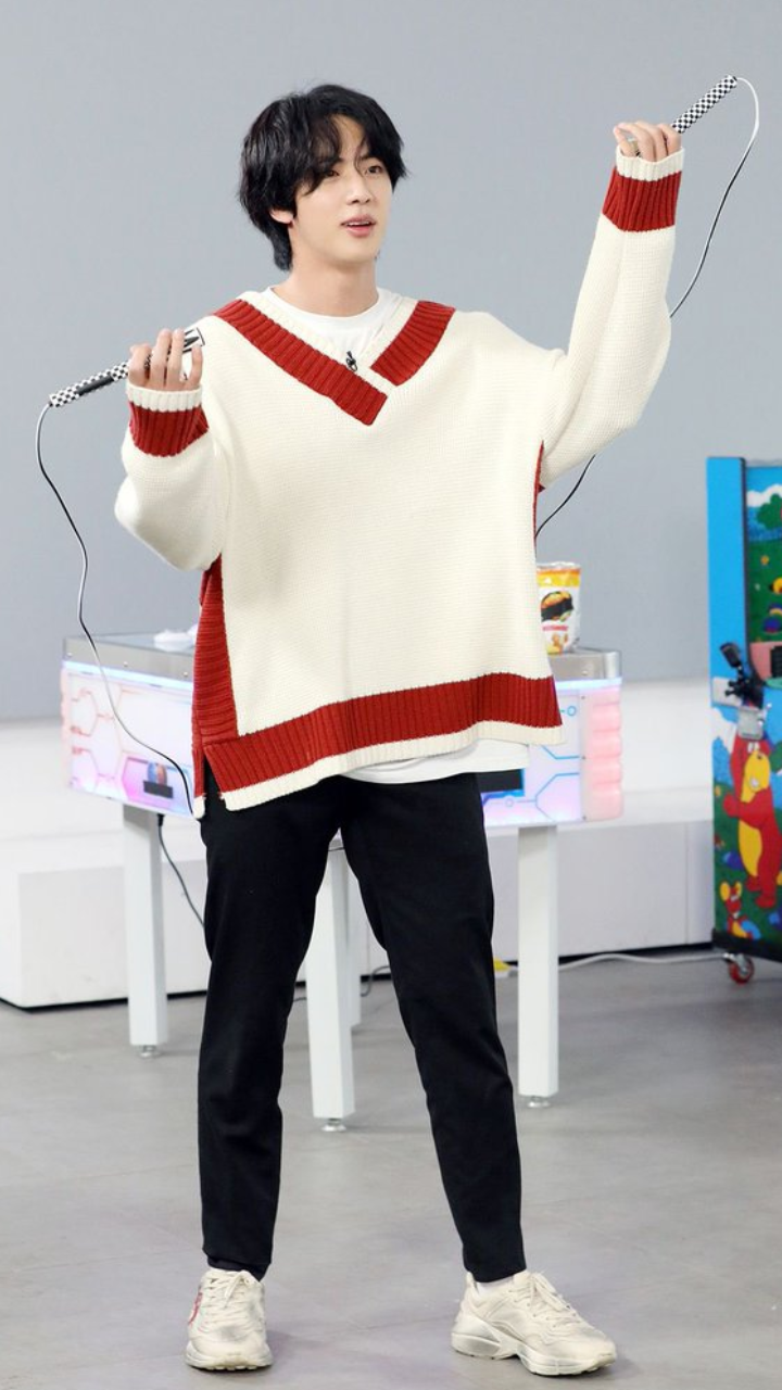 BTS' Jin-approved ways to style oversized clothes | Zoom TV