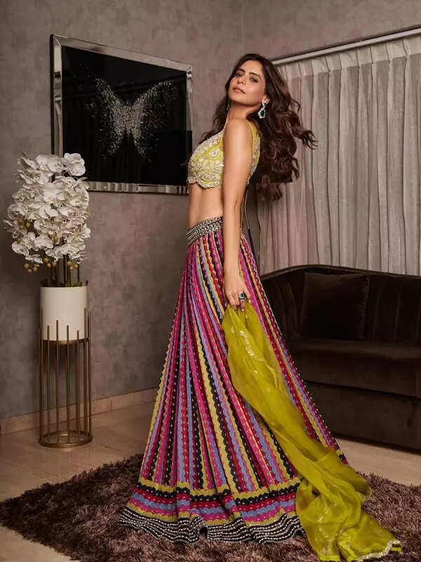 <BR> sets the temperature soaring with these pictures!