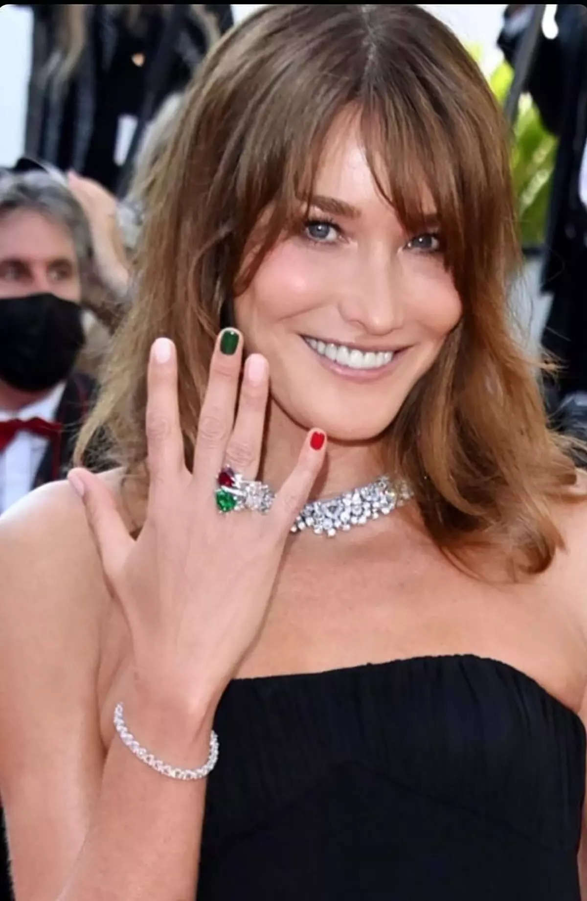 Carla Bruni, who was once floored by the Taj Mahal's outstanding beauty a decade ago, still owns her glamorous profession