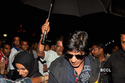 SRK spotted at international airport