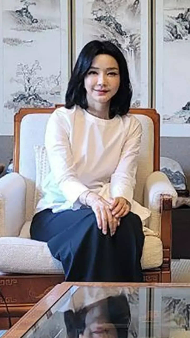 First Lady of South Korea is 50-years-old with skin of a 20-year-old |  Times of India