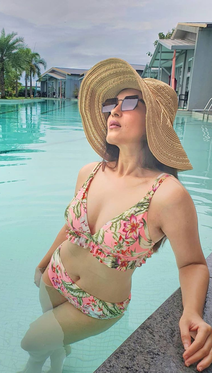 Shiny doshi bikni