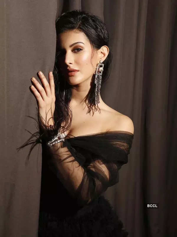 Amyra Dastur is raising temperatures with her glamorous photoshoots