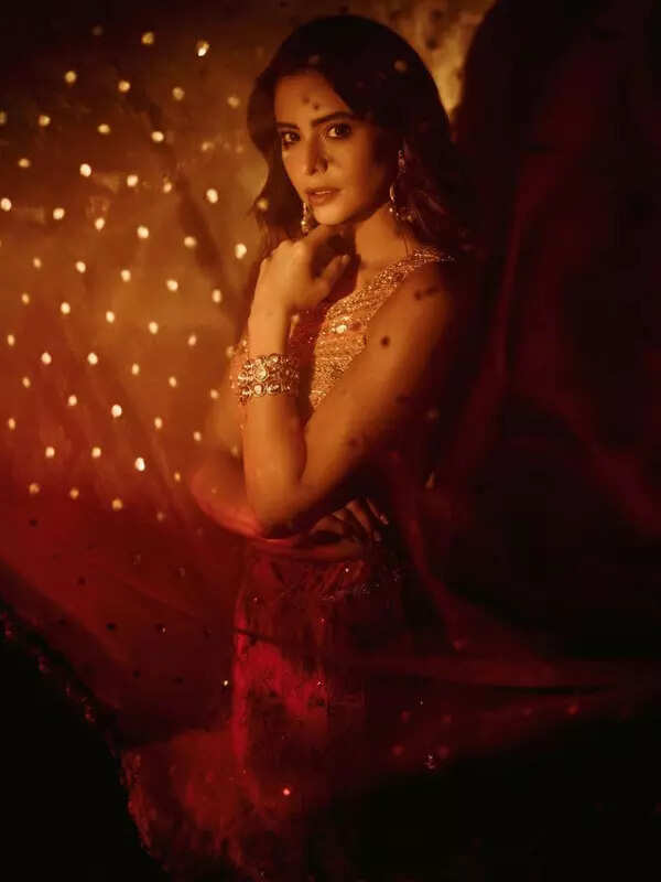 <BR> sets the temperature soaring with these pictures!