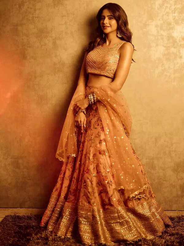 <BR> sets the temperature soaring with these pictures!