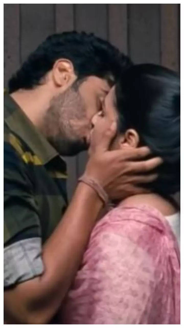 Bollywood actors who kissed in their debut movies | Times of India