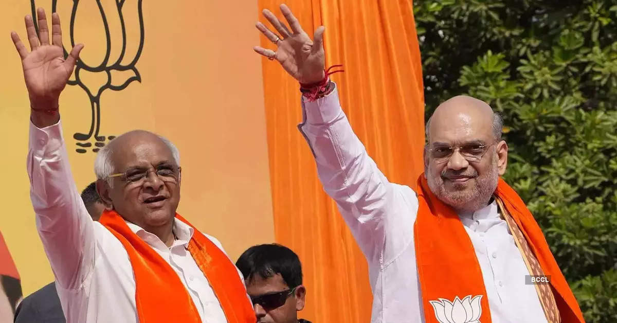Political leaders intensify election campaign in Gujarat