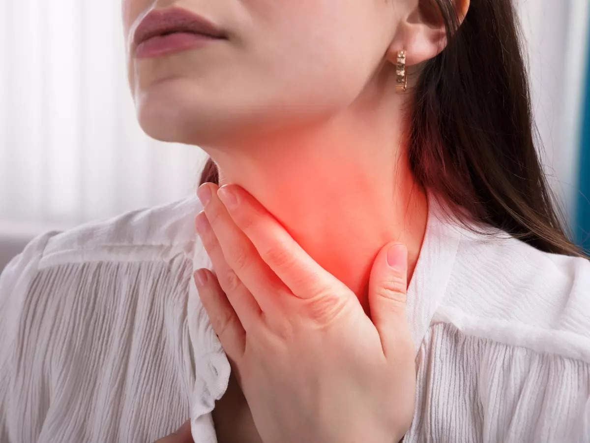 knowing-these-6-signs-of-throat-cancer-can-save-your-life-ear-nose