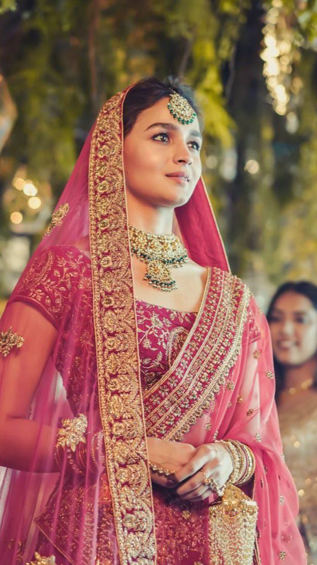 Hina Khan  Maharashtrian Makeup Look  Mugeek Vidalondon  Indian wedding  hairstyles Indian wedding Bridal makeup looks